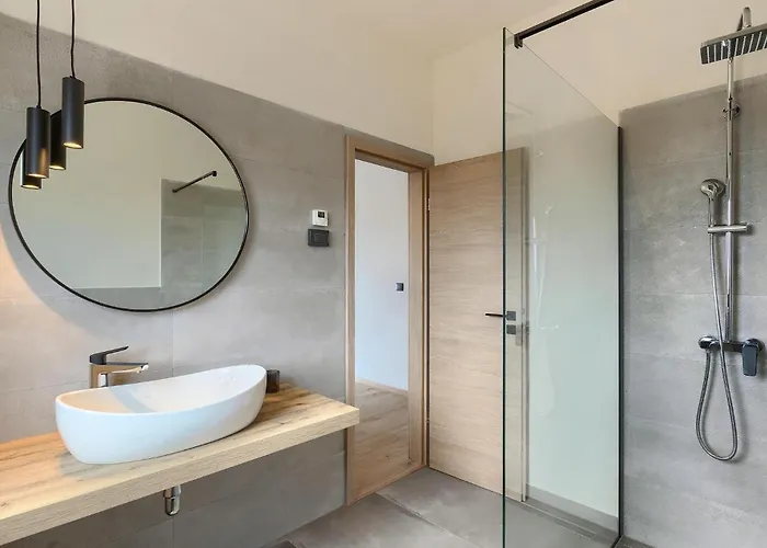 Vikendica Esire Pula